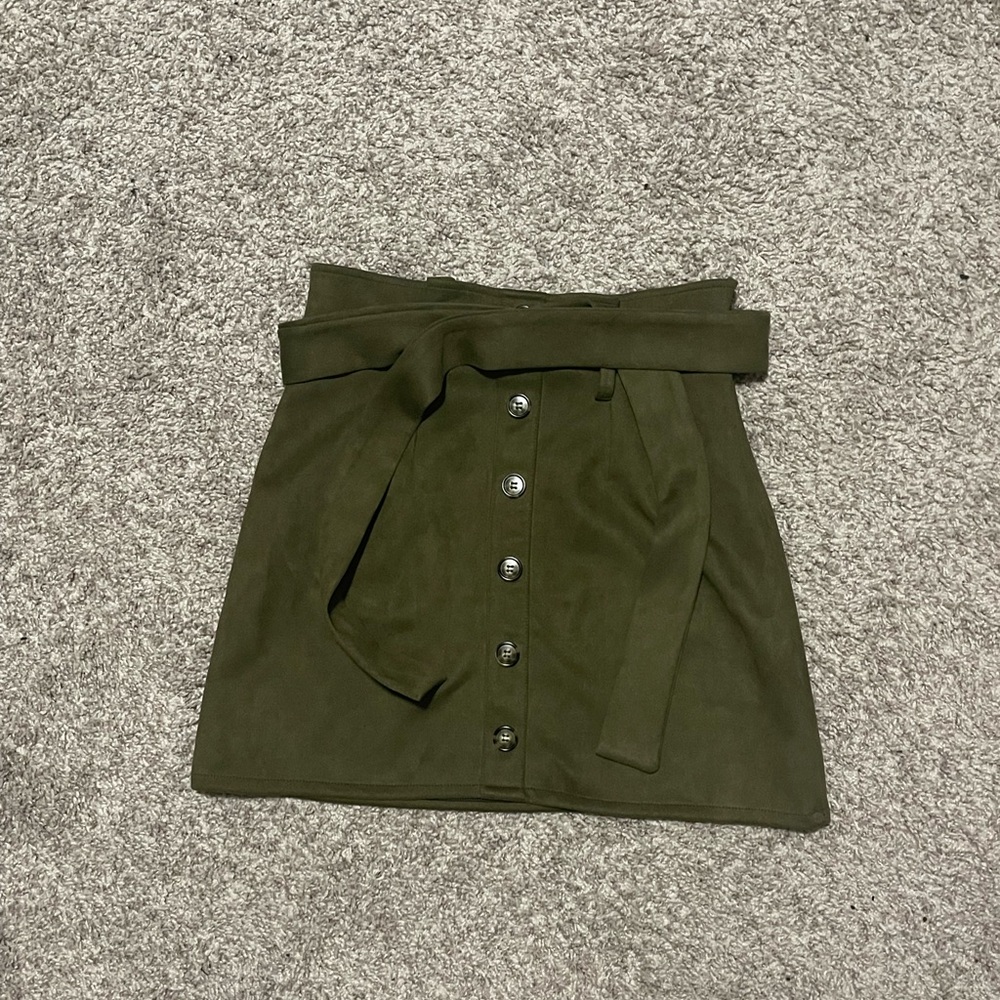 Cute army green skirt size L
